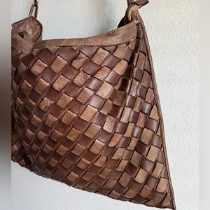 Elegant Brown Woven Leather Shoulder Bag CIVICO 93